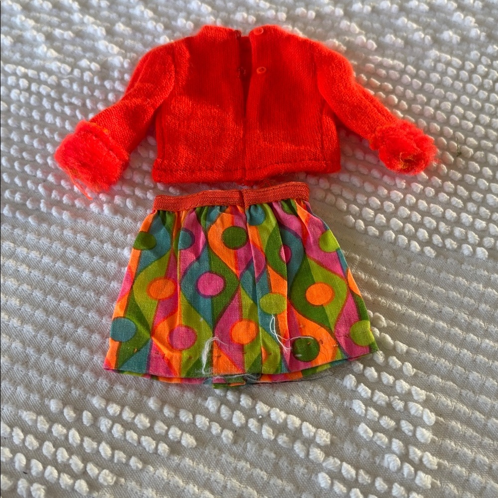 Vintage-Inspired Barbie (c) Dress Set in Bright Neon Floral - Picture 5 of 8